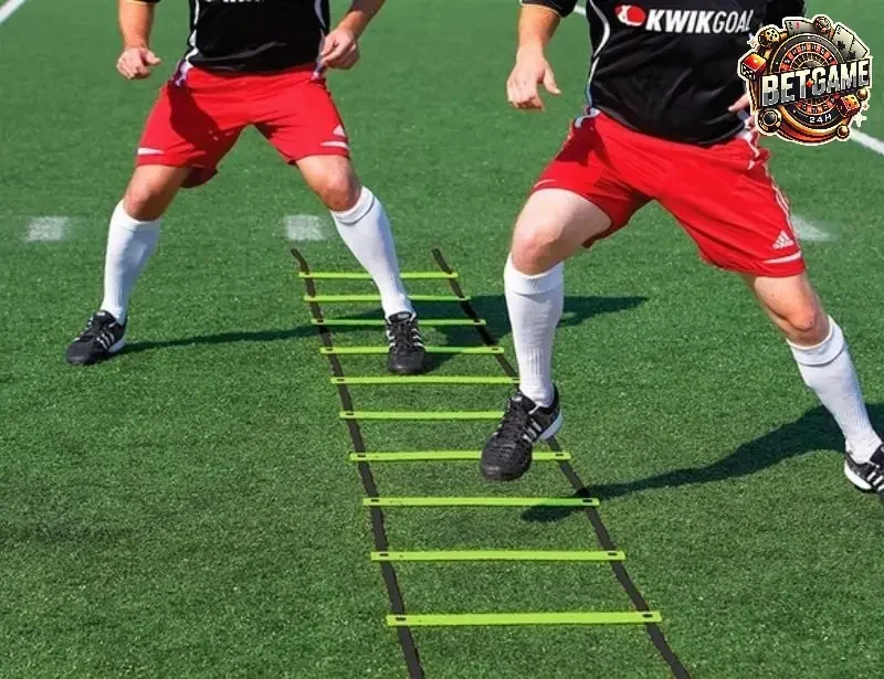 Luyện Tập Chiến Thuật: Hiểu và Vận Dụng Trận Đấu